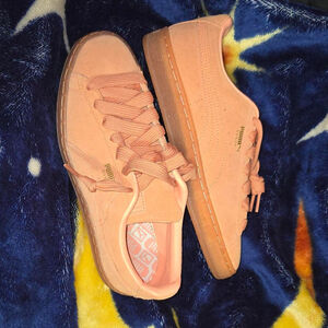 Puma Suede Classic Mono Gold Sneakers Casual size 7 us